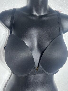 Victoria’s Secret black 34DDD push up bra underwire padded new
